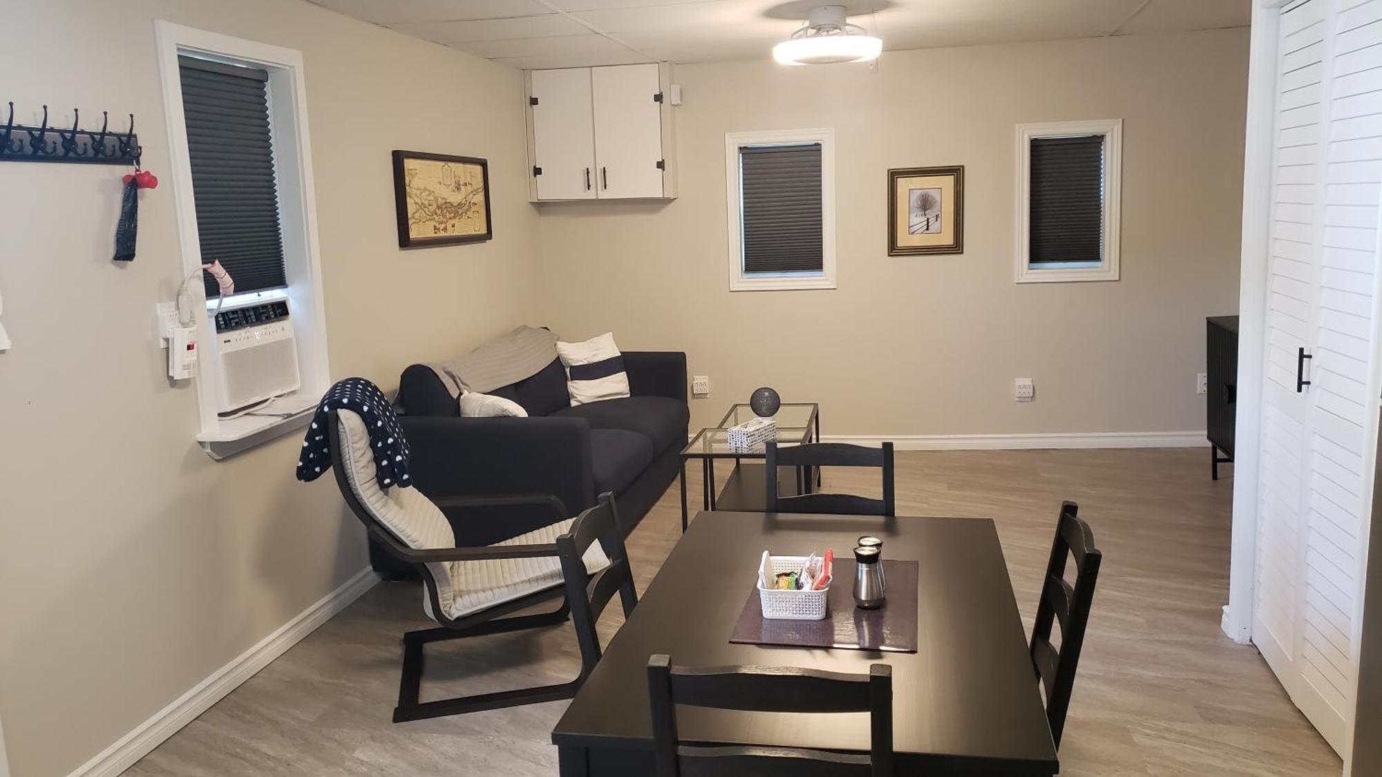 Cozy Home On A Quiet Street Minutes To Dt Kingston Extérieur photo